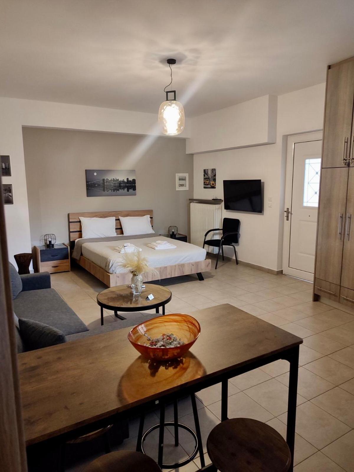 Lia'S Luxury Apartment - Near Airport Koropion Exterior photo